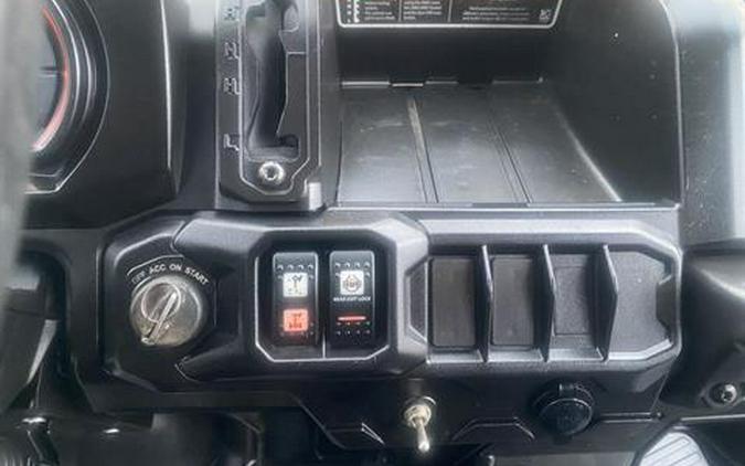 2020 Can-Am Defender MAX DPS HD8