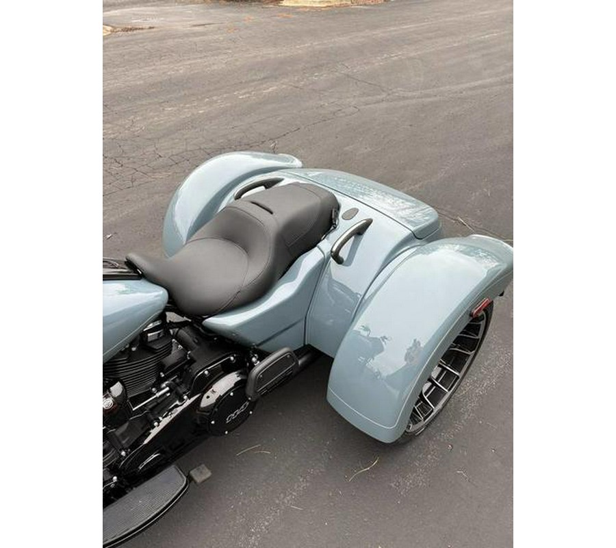 2024 Harley-Davidson® FLTRT - Road Glide® 3