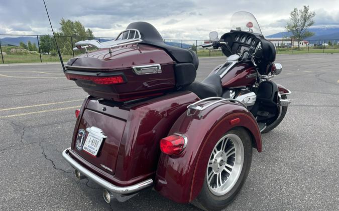 Harley-Davidson Tri Glide Ultra 2017 FLHTCUTG