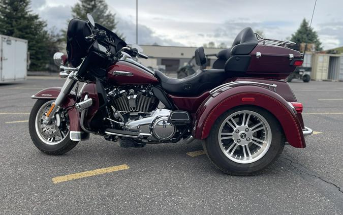 Harley-Davidson Tri Glide Ultra 2017 FLHTCUTG