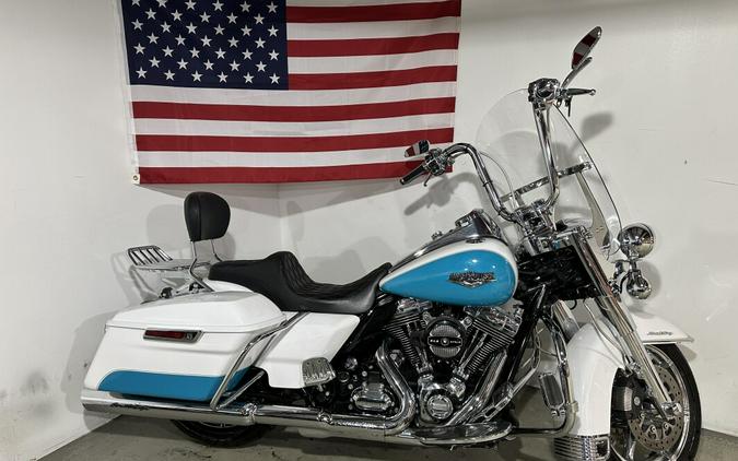 2016 Harley-Davidson Road King Crushed Ice Pearl/Frosted Teal Pearl