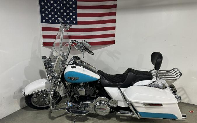 2016 Harley-Davidson Road King Crushed Ice Pearl/Frosted Teal Pearl