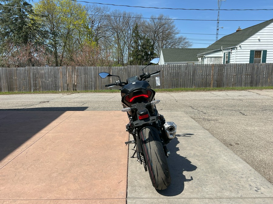 2025 Kawasaki Z900RS ABS