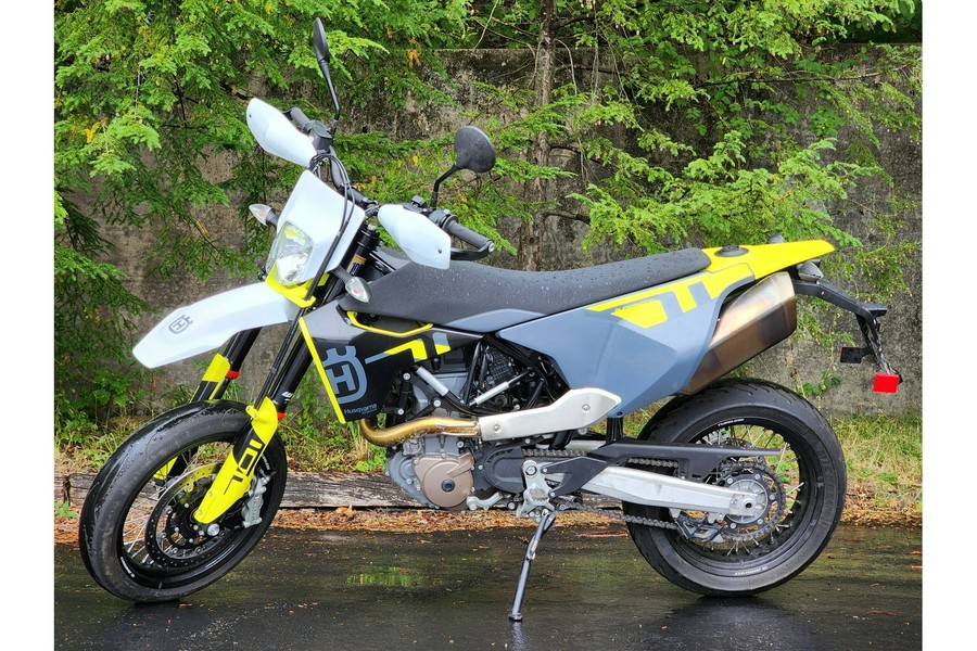 2023 Husqvarna 701 SUPERMOTO