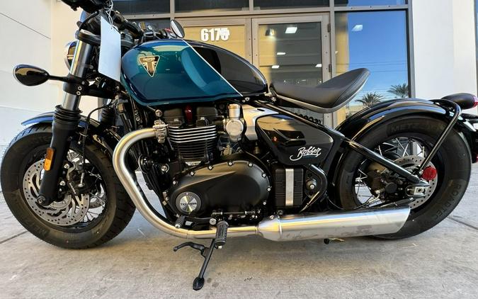 2026 Triumph Bonneville Bobber Interstellar Blue