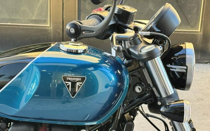 2026 Triumph Bonneville Bobber Interstellar Blue