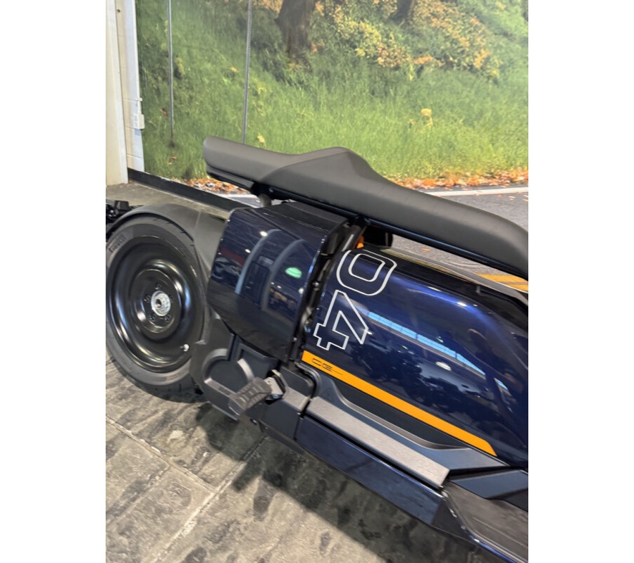 2024 BMW Motorrad CE 04