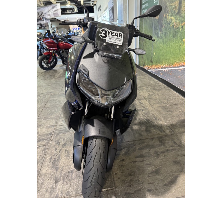 2024 BMW Motorrad CE 04