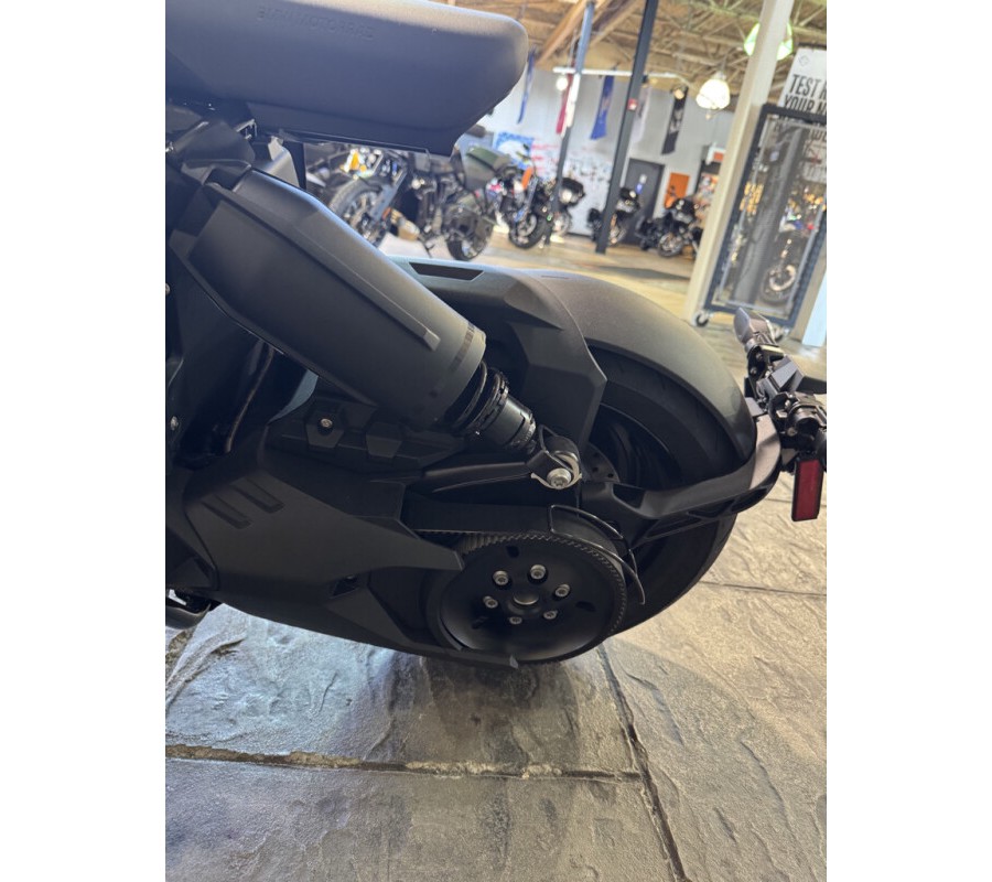 2024 BMW Motorrad CE 04