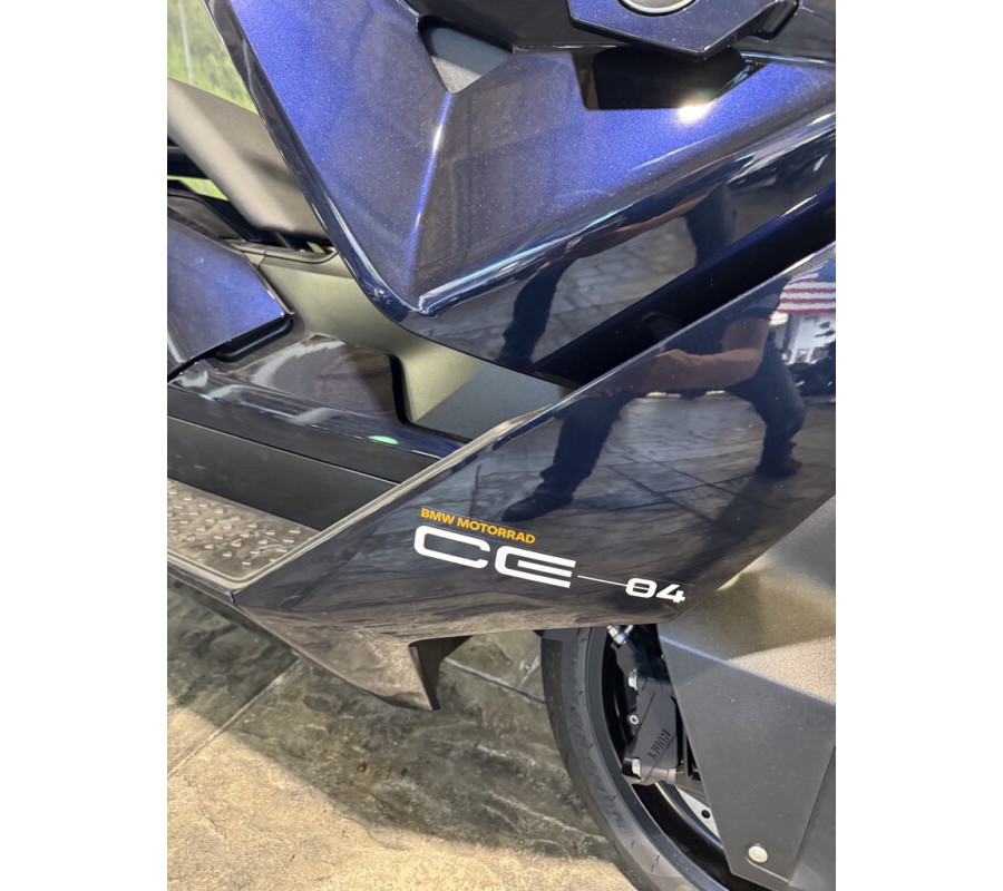 2024 BMW Motorrad CE 04