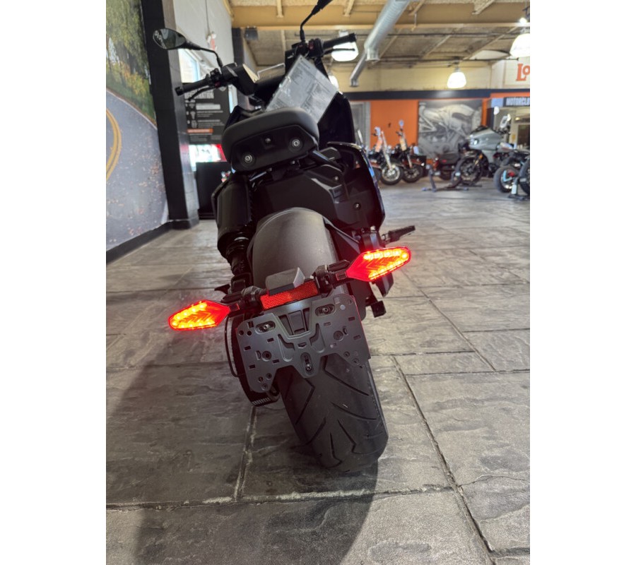 2024 BMW Motorrad CE 04