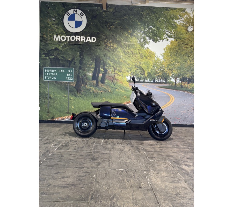 2024 BMW Motorrad CE 04