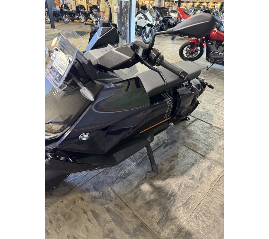 2024 BMW Motorrad CE 04