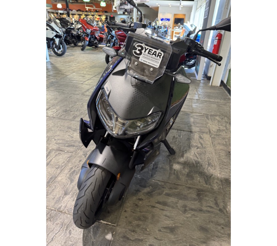 2024 BMW Motorrad CE 04