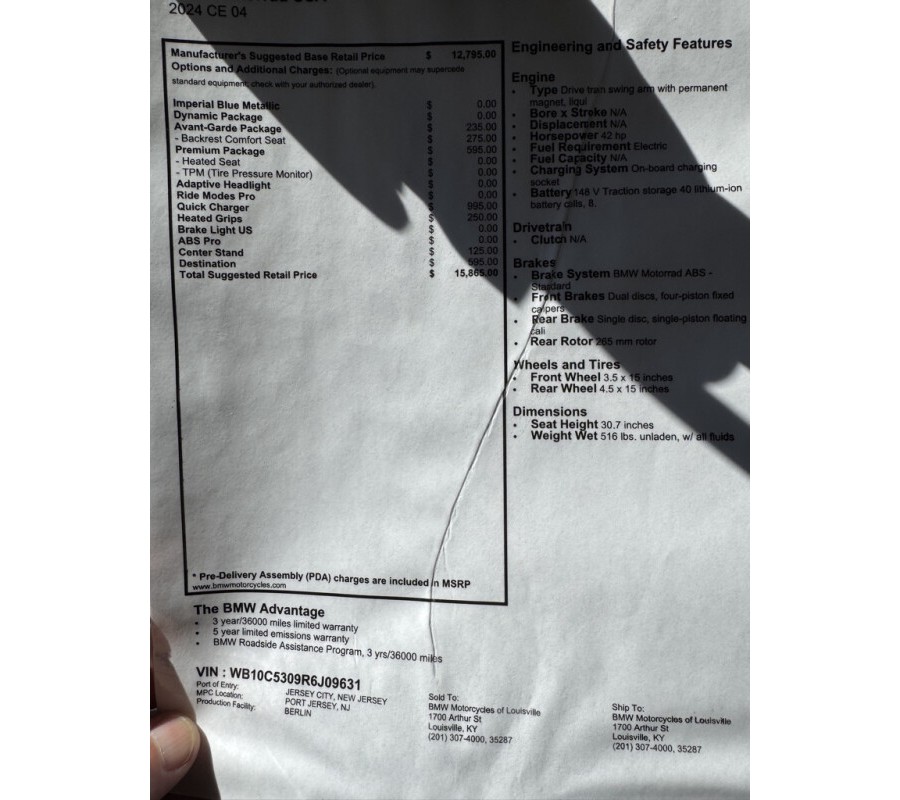 2024 BMW Motorrad CE 04