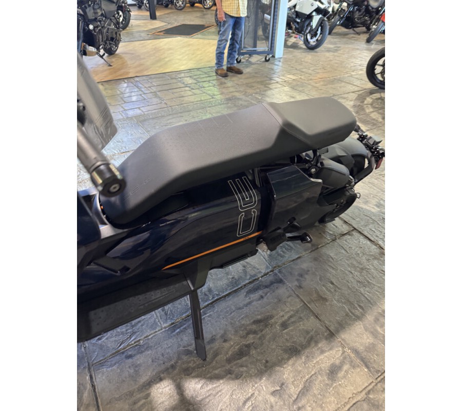 2024 BMW Motorrad CE 04