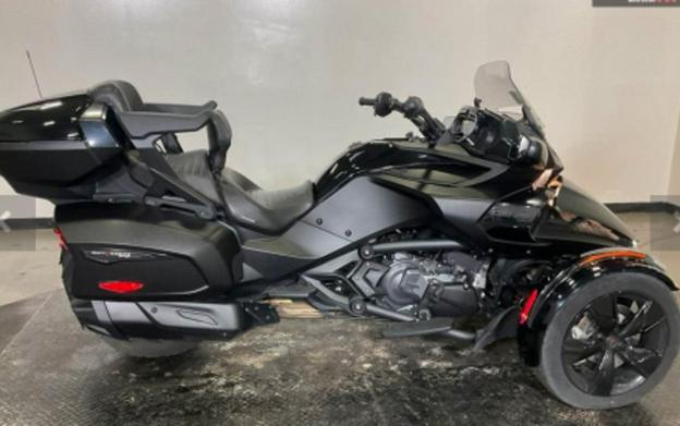 2022 Can-Am® Spyder F3 Limited Dark Wheels