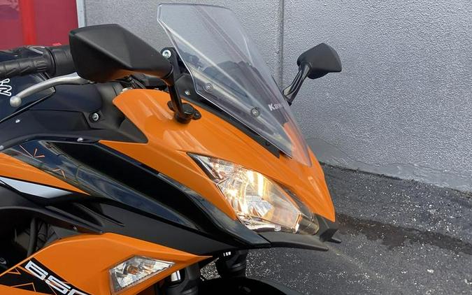 2019 Kawasaki Ninja® 650 ABS Candy Orange/Metallic Spark Black