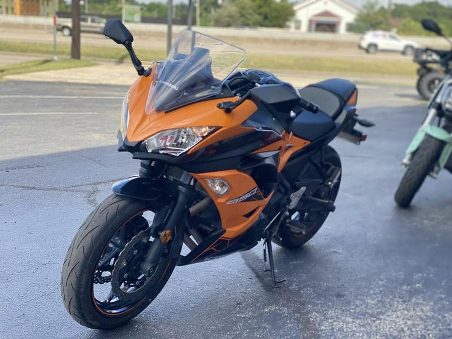 2019 Kawasaki Ninja® 650 ABS Candy Orange/Metallic Spark Black