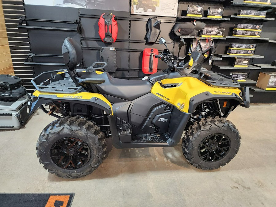 2024 Can-Am OUTLANDER MAX XT 700