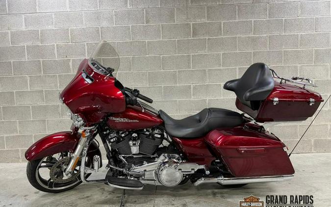 2017 Harley-Davidson® FLHXS - Street Glide® Special