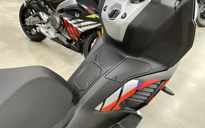 2027 Aprilia® APRILIA SR GT 400 RALLY