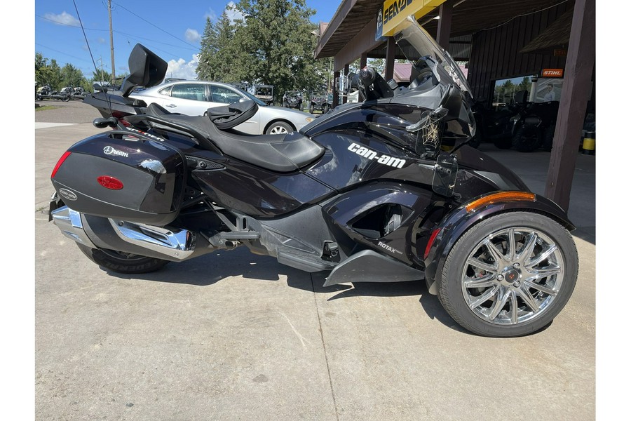 2014 Can-Am Spyder® ST Limited - SE5