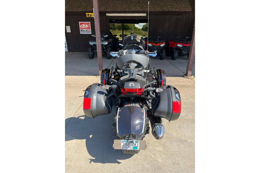 2014 Can-Am Spyder® ST Limited - SE5