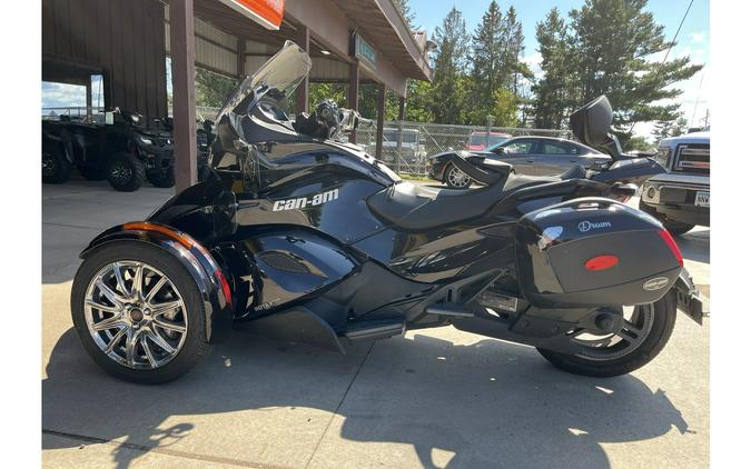 2014 Can-Am Spyder® ST Limited - SE5