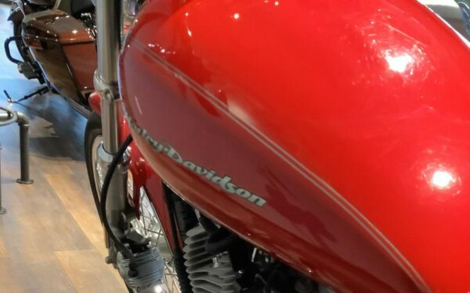 Harley-Davidson Sportster® 883 Custom 2004 XL 883C U086-04 REAL RED W/PINSTRIPES