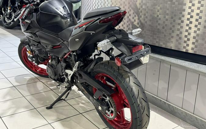 2025 Kawasaki Z500 SE ABS