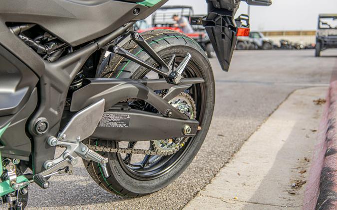 2026 YAMAHA YZFR3 ABS