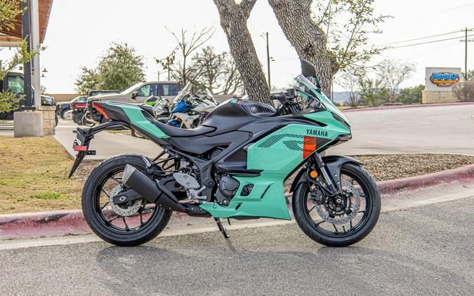 2026 YAMAHA YZFR3 ABS