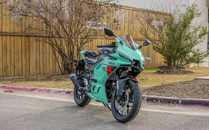 2026 YAMAHA YZFR3 ABS