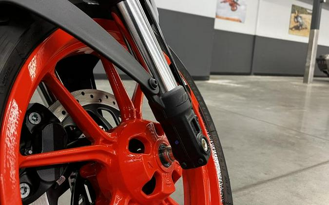 2023 KTM Duke 200