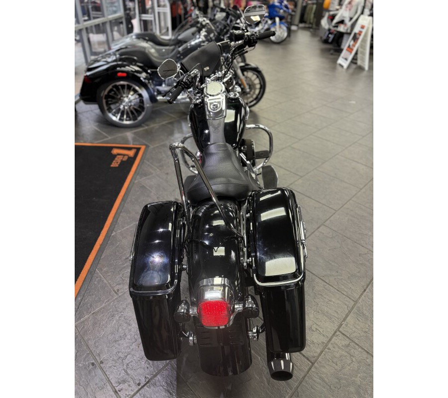2015 Harley-Davidson Switchback Vivid Black FLD