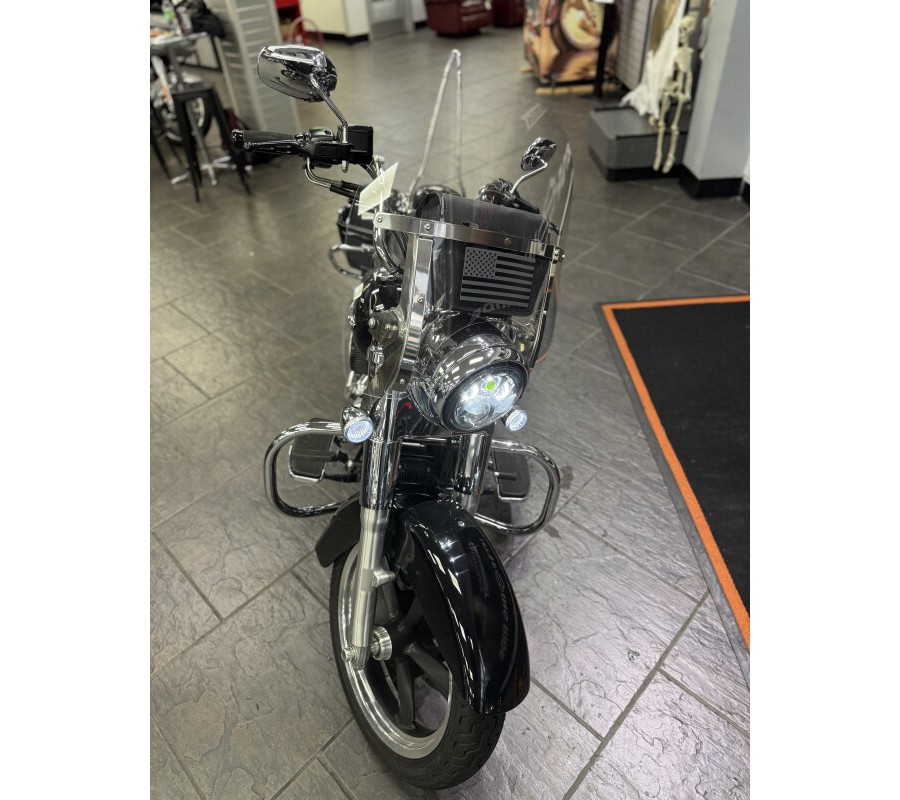 2015 Harley-Davidson Switchback Vivid Black FLD