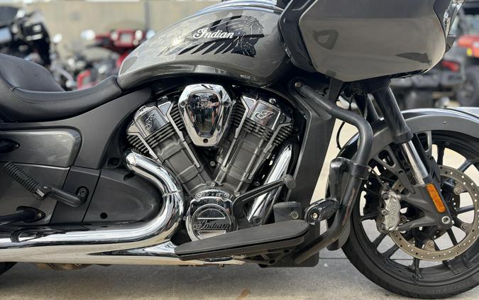 2020 Indian Motorcycle CHALLENGER TITANIUM METALLIC 49ST