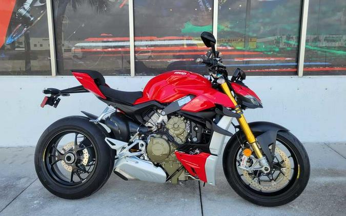 2020 Ducati Streetfighter V4 S Review (25 Fast Facts)