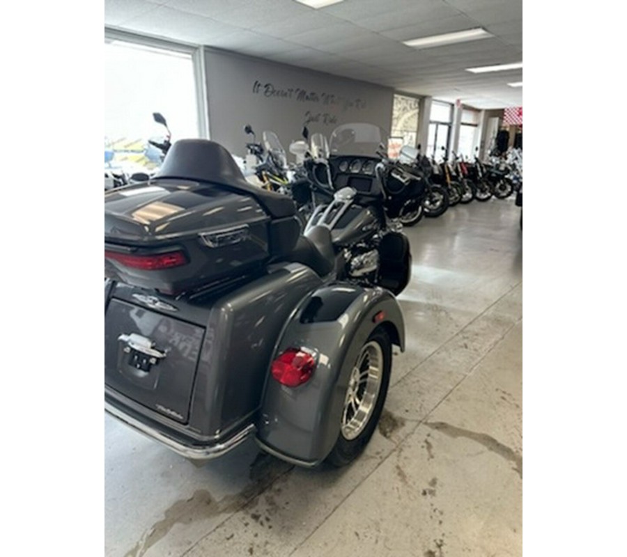 2022 Harley-Davidson FLHTCUTG - Tri Glide Ultra Tri Glide Ultra