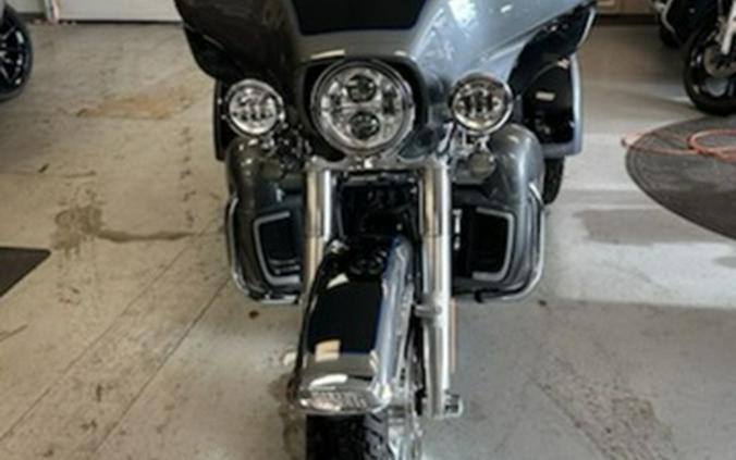 2022 Harley-Davidson FLHTCUTG - Tri Glide Ultra Tri Glide Ultra