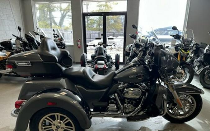 2022 Harley-Davidson FLHTCUTG - Tri Glide Ultra Tri Glide Ultra