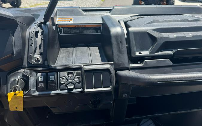 2024 Can-Am Defender XT HD10