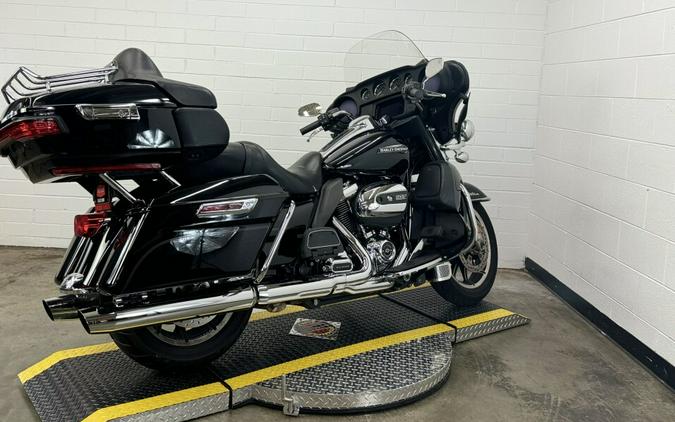 2019 Harley-Davidson Electra Glide Ultra Classic BLACK W/PINSTRI