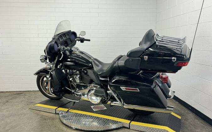 2019 Harley-Davidson Electra Glide Ultra Classic BLACK W/PINSTRI