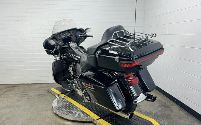 2019 Harley-Davidson Electra Glide Ultra Classic BLACK W/PINSTRI