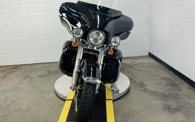 2019 Harley-Davidson Electra Glide Ultra Classic BLACK W/PINSTRI