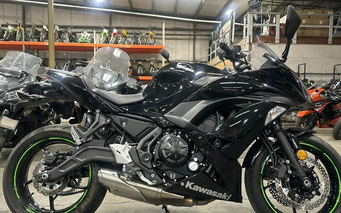 2019 Kawasaki Ninja® 650 ABS Metallic Spark Black