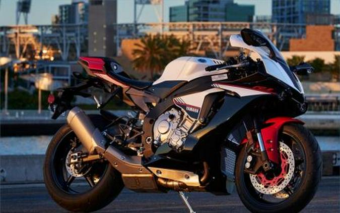 2016 Yamaha YZF-R1S