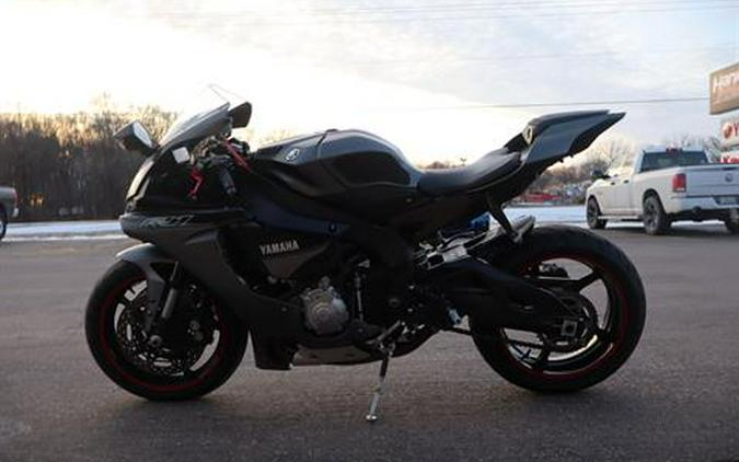 2016 Yamaha YZF-R1S